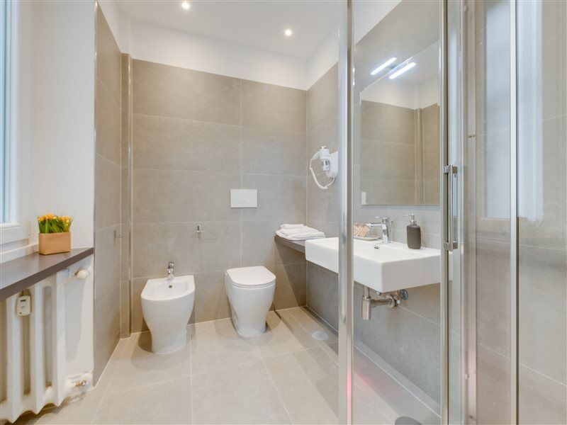 The Right Place 3* Rom